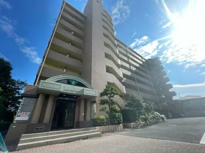 シャトー・レイクルイーズ【6階】の外観