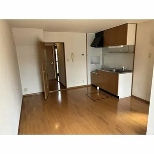 ブランシェ・アウトリバー【1号室】の居間