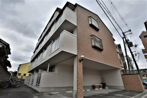 トレイズ【4階】の外観