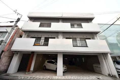 ヴァリオブランカ【3階】の外観