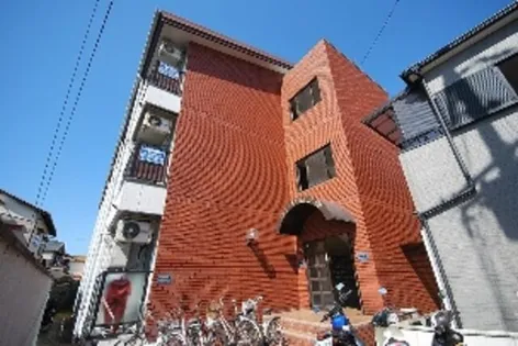マンション渚【2階】の外観