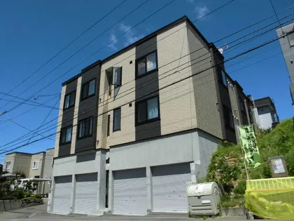 エミール平岡【2階】の外観