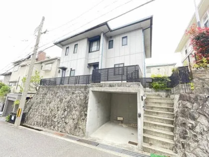 兵庫県宝塚市逆瀬台5丁目【一戸建】の外観