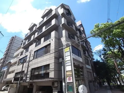 アダチイエムビルの画像