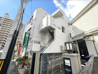 シャトー宝塚【3階】の外観