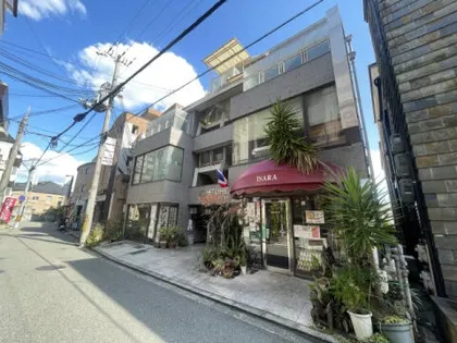 レジデンシア甲東園【3階】の外観