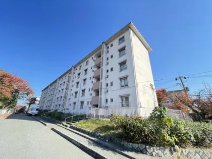 逆瀬川団地18号棟【4階】の外観