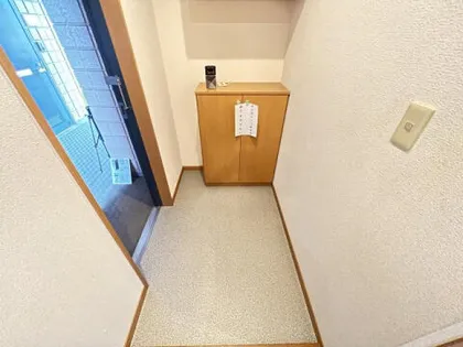 メゾンドルフ【2階】の玄関