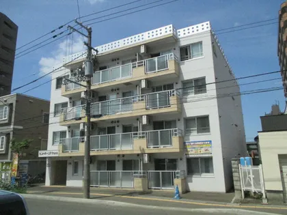 セントポーリアフラン【2階】の外観