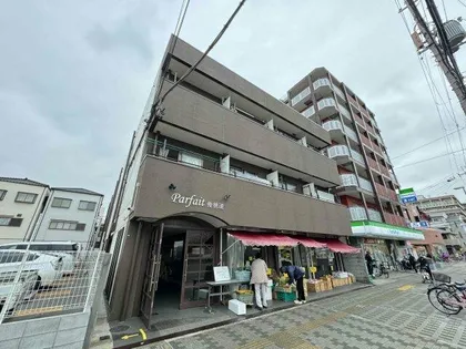 Parfait俊徳道【2階】の外観