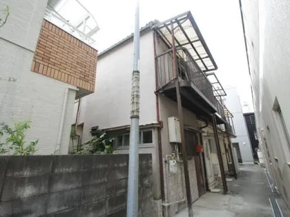 兵庫県川西市小花1丁目【一戸建】の外観