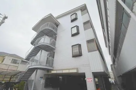 コーポフェルメール【2階】の外観