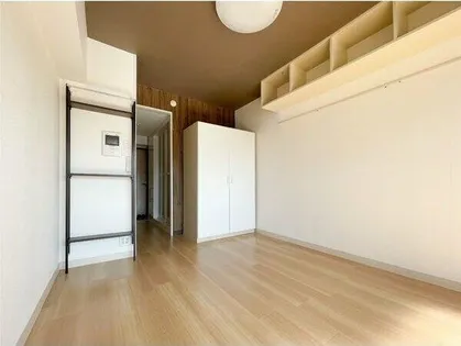 ジュネスコート桜山【911号室】の居間