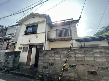 兵庫県川西市花屋敷1丁目【テラスハウス】の外観