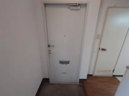 東灘ハイツ【103号室】の玄関