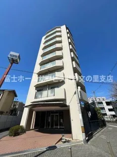 クリスタルパーク山坂【2階】の外観