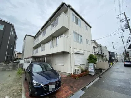 プティ・ソンム【2階】の外観