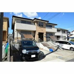 ユリ コート亀の井の画像