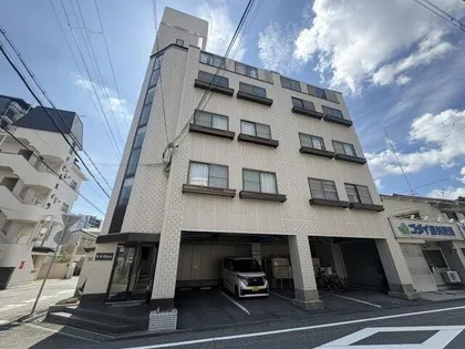 リーダーマンション【401号室】の外観