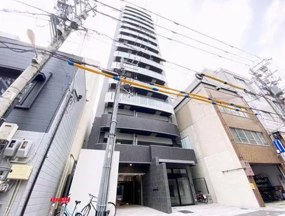 コンフォリア・リヴ大阪本町【13階】の外観
