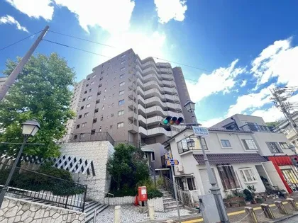 イトーピア宝塚リバーサイドヒルズ【3階】の外観