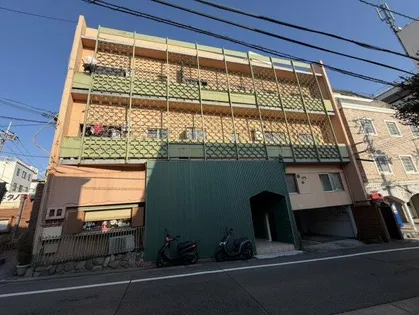 山麓ハイツ【2F号室】の外観