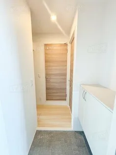 フリーデン国分【2階】の玄関