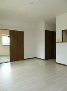 グランドメゾン神ノ倉【1階】の居間