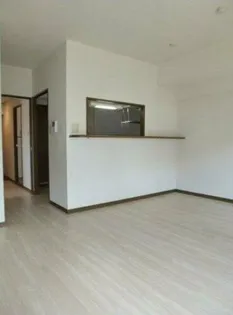 グランドメゾン神ノ倉【1階】の居間