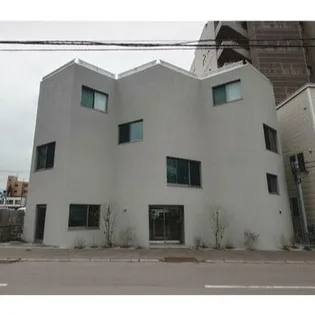 TONARINI【4階】の外観
