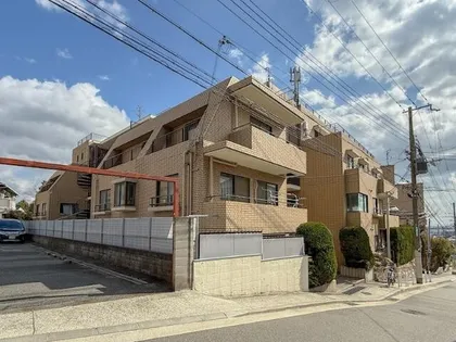 サカエハイツ六甲【4階】の外観