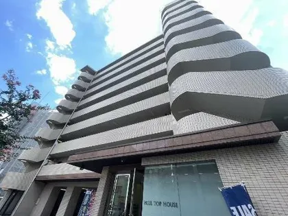 ヒルトップハウス【2階】の外観