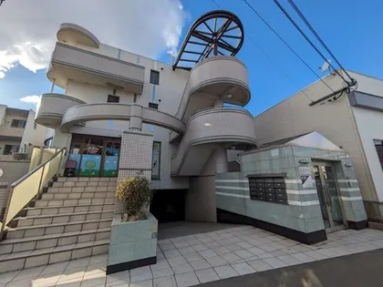 LAPIS【2階】の外観