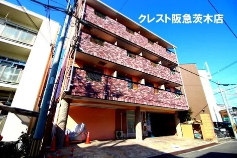 リーフジャルダン総持寺駅前【4階】の外観