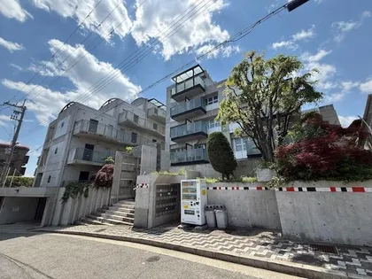 ホープ芦屋【2階】の外観