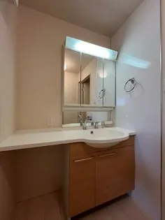 ヴィルヌーブ相坂 E棟【201号室】の内装