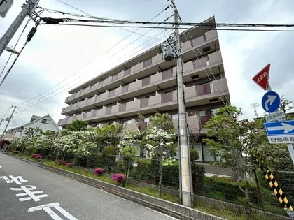 レジェンダリー甲子園【2階】の外観