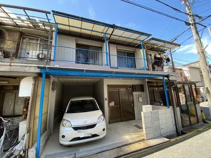 大阪府高槻市津之江町2丁目【テラスハウス】の外観