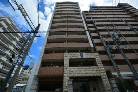 プレサンスSAKAEリバースタイル【2階】の外観