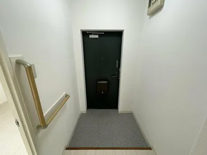 エム苦楽園【303号室】の玄関