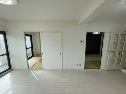 エム苦楽園【303号室】の居間