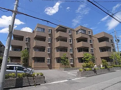 ア・コテ・ドゥ・シェヌ夙川【1階】の外観