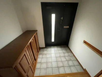 エム苦楽園【201号室】の玄関