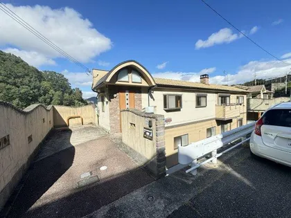 兵庫県宝塚市光ガ丘2丁目【一戸建】の外観