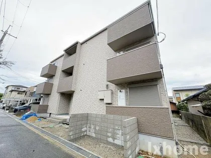 エテルナコート総持寺【3階】の外観