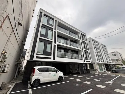 メニーズコート創成プレミアの画像