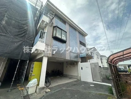 モナムール【3階】の外観