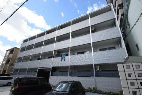 タウンM&E A棟【102号室】の外観