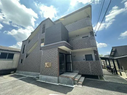 メゾンセラータ平芝【202号室】の外観