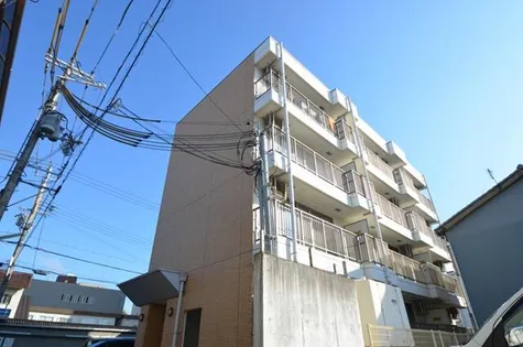 シャトー三和南車崎【401号室】の外観